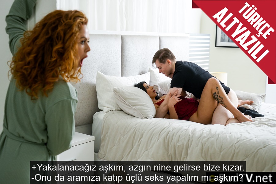 Yaşlı ve Azgın Nine Gençleri Sikişirken Görünce Kudurdu